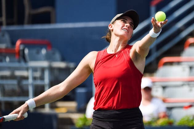 MONTREAL, QC - AUGUST 12: Rebecca Marino (CAN) serves the ball during the third round WTA, Tennis Damen National Bank Open match on August 12, 2021 at IGA Stadium in Montreal, QC (Photo by David Kirouac Icon Sportswire) TENNIS: AUG 12 National Bank Open Icon210812008