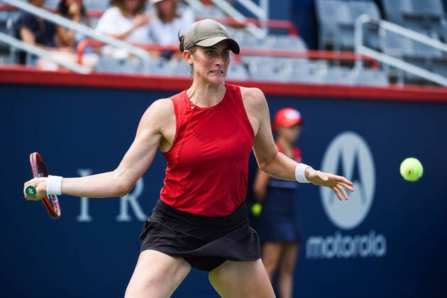 MONTREAL, QC - AUGUST 12: Rebecca Marino (CAN) returns the ball during the third round WTA, Tennis Damen National Bank Open match on August 12, 2021 at IGA Stadium in Montreal, QC (Photo by David Kirouac Icon Sportswire) TENNIS: AUG 12 National Bank Open Icon210812009
