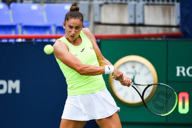 MONTREAL, QC - AUGUST 12: Sara Sorribes Tormo (ESP) returns the ball during the third round WTA, Tennis Damen National Bank Open match on August 12, 2021 at IGA Stadium in Montreal, QC (Photo by David Kirouac Icon Sportswire) TENNIS: AUG 12 National Bank Open Icon210812021