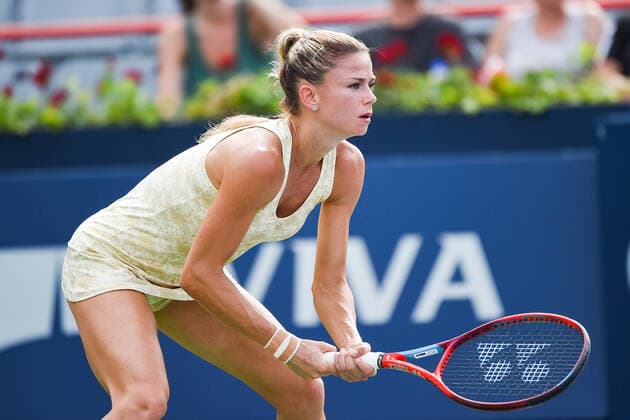 August 12, 2021: Camila Giorgi (ITA) waits for service during the WTA, Tennis Damen National Bank Open third round match at IGA Stadium in Montreal, Quebec. CSM Montreal Canada - ZUMAc04_ 20210812_zaf_c04_043 Copyright: xDavidxKirouacx