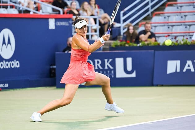 August 12, 2021: Bianca Andreescu (CAN) returns the ball during the WTA, Tennis Damen National Bank Open third round match at IGA Stadium in Montreal, Quebec. CSM Montreal Canada - ZUMAc04_ 20210812_zaf_c04_058 Copyright: xDavidxKirouacx
