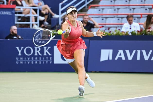 MONTREAL, QC - AUGUST 12: Bianca Andreescu (CAN) returns the ball during the third round WTA, Tennis Damen National Bank Open match on August 12, 2021 at IGA Stadium in Montreal, QC (Photo by David Kirouac Icon Sportswire) TENNIS: AUG 12 National Bank Open Icon210812116