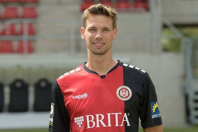 13 08 2021, xjhx, football 3 league, SV Wehen Wiesbaden, emspor, photo appointment portrait, team photo and portrait appointment 2021 2022, v l Maximilian Thiel Wiesbaden