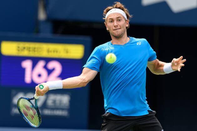 TORONTO, ON - AUGUST 13: Casper Ruud (NOR) returns the ball during his National Bank Open tennis tournament quarterfinals game on August 13, 2021, at Aviva Centre in Toronto, ON, Canada. (Photo by Julian Avram Icon Sportswire) TENNIS: AUG 13 National Bank Open Icon2108122267