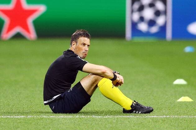 Mandatory Credit: Photo by Kieran Mcmanus BPI Shutterstock (5696816x) Referee Mr Mark Clattenburg ahead of the UEFA Champions League final between Real Madrid and Atletico Madrid played at the Giuseppe Meazza Stadium (San Siro), Milan, Italy on May 28th 2016 UEFA Champions League 2015 16 Final Real Madrid v Atletico Madrid San Siro, Giuseppe Meazza, Milan, Italy - 28 May 2016 EDITORIAL USE ONLY No use with unauthorised audio, video, data, fixture lists, club league logos or live services. Online in-match use limited to 75 images, no video emulation. No use in betting, games or single club league player publications. UEFA Champions League 2015 16 Final Real Madrid v Atletico Madrid San Siro, Giuseppe Meazza, Milan, Italy - 28 May 2016 EDITORIAL USE ONLY No use with unauthorised audio, video, data, fixture lists, club league logos or live services. Online in-match use limited to 75 images, no video emulation. No use in betting, games or single club league player publications. Copyright: xKieranxMcmanus BPI Shutterstockx 5696816x