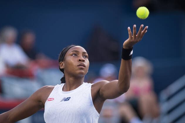 MONTREAL, QC - AUGUST 13: Cori Gauff from USA serves the ball during the quarterfinals of the WTA, Tennis Damen National Bank Open match on August 13, 2021 at IGA Stadium in Montreal, QC(Photo by Vincent Ethier Icon Sportswire) TENNIS: AUG 13 National Bank Open Icon2108131365