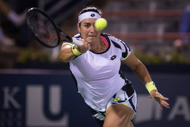 MONTREAL, QC - AUGUST 13: Ons Jabeur from Tunisia competes during the quarterfinals of the WTA, Tennis Damen National Bank Open match on August 13, 2021 at IGA Stadium in Montreal, QC(Photo by Vincent Ethier Icon Sportswire) TENNIS: AUG 13 National Bank Open Icon2108132099