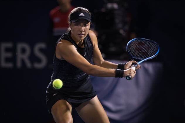 MONTREAL, QC - AUGUST 13: Jessica Pegula from USA returns the ball during the quarterfinals of the WTA, Tennis Damen National Bank Open match on August 13, 2021 at IGA Stadium in Montreal, QC(Photo by Vincent Ethier Icon Sportswire) TENNIS: AUG 13 National Bank Open Icon2108132456