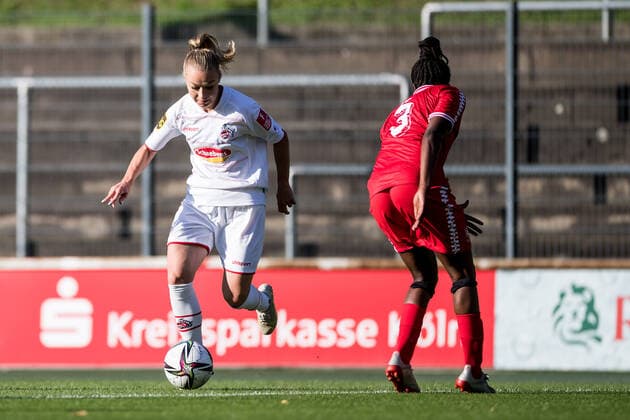 Test match, 1 FC Koeln Frauen FC Twente Vrouwen 13 08 2021 Weronika Zaistowska 24, 1 FC Koeln , Danique Ypema 3, FC Twente Vrouwen Test match, 1 FC Koeln Frauen FC Twente Vrouwen, Franz Kremer Stadion DFL REGULATIONS PROHIBIT ANY USE OF PHOTOGRAPHS AS IMAGE SEQUENCES AND OR QUASI VIDEO Copyright: xBEAUTIFULxSPORTS Wunderlx