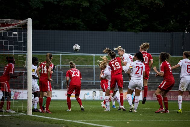Test Match, 1 FC Koeln Women FC Twente Vrouwen 13 08 2021 Sharon Beck 10, 1 FC Koeln Test Match, 1 FC Koeln Women FC Twente Vrouwen, Franz Kremer Stadion DFL REGULATES PROHIBIT ANY USE OF PHOTOGRAPHS AS IMAGE SEQUENCES AND OR QUASI VIDEO Copyright: xBEAUTIFULxSPORTS Wunderlx