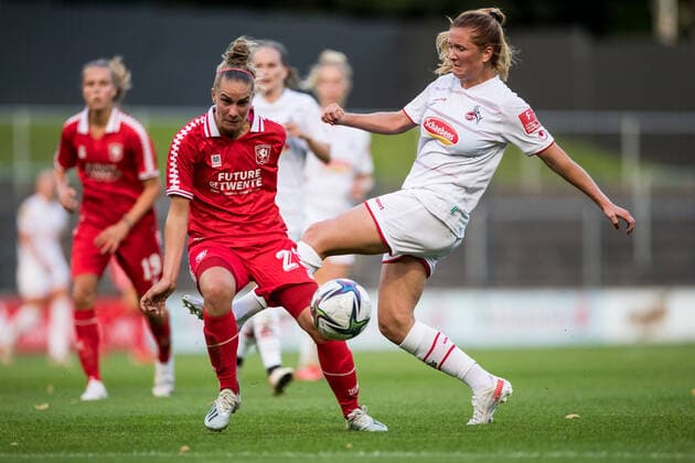 Test Match, 1 FC Koeln Women FC Twente Vrouwen 13 08 2021 Lysanne Van der Wal 23, FC Twente Vrouwen , Rachel Rinast 31, 1 FC Koeln Test Match, 1 FC Koeln Women FC Twente Vrouwen, Franz Kremer Stadion DFL REGULATIONS PROHIBIT ANY USE OF PHOTOGRAPHS AS IMAGE SEQUENCES AND OR QUASI VIDEO Copyright: xBEAUTIFULxSPORTS Wunderlx