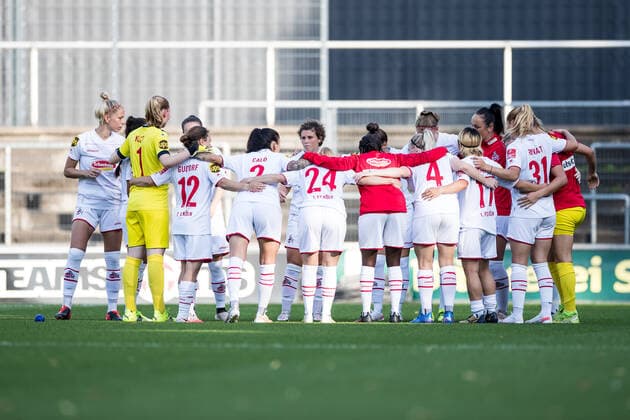 Test match, 1 FC Koeln Women FC Twente Vrouwen 13 08 2021 The women of 1 FC Koeln before the start of the match Test match, 1 FC Koeln Women FC Twente Vrouwen, Franz Kremer Stadion DFL REGULATES PROHIBIT ANY USE OF PHOTOGRAPHS AS IMAGE SEQUENCES AND OR QUASI VIDEO Copyright: xBEAUTIFULxSPORTS Wunderlx