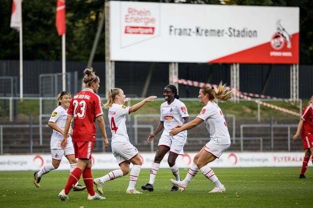 Test match, 1 FC Koeln Women FC Twente Vrouwen 13 08 2021 Cheers from the women of 1 FC Koeln after Weronika Zaistowskas goal 24, 1 FC Koeln Test match, 1 FC Koeln Women FC Twente Vrouwen, Franz Kremer Stadion DFL REGULATIONS PROHIBIT ANY USE OF PHOTOGRAPHS AS IMAGE SEQUENCES AND OR QUASI VIDEO Copyright: xBEAUTIFULxSPORTS Wunderlx