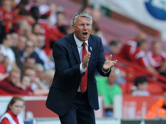 Fußball, Trainerhistorie Sheffield United von 1889 bis heute Mandatory Credit: Photo by Richard Lee BPI Shutterstock (5674767ay) Nigel Adkins manager of Sheffield United urges his players on during the Sky Bet League One match between Sheffield United and Scunthorpe United played at Bramall Lane, Sheffield, on the 8th May 2016 Sky Bet League 1 2015 16 Sheffield United v Scunthorpe United Bramall Lane, Bramall Lane, Sheffield, United Kingdom - 8 May 2016 Sky Bet League 1 2015 16 Sheffield United v Scunthorpe United Bramall Lane, Bramall Lane, Sheffield, United Kingdom - 8 May 2016  Copyright: xRichardxLee BPI Shutterstockx 5674767ay