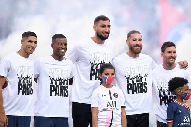Bilder des Jahres 2021, Sport 08. August Sport Themen der Woche KW32 Sport Bilder des Tages CEREMONIE - HOMMAGE - PRESENTATION DES NOUVELLES RECRUES DU PSG - 30 LIONEL LEO MESSI (PSG) - 04 SERGIO RAMOS (PSG) - 02 ACHRAF HAKIMI (PSG) - 50 GIANLUIGI DONNARUMMA (PSG) - 18 GEORGINIO WIJNALDUM (PSG) FOOTBALL : Paris SG vs Strasbourg - Ligue 1 Uber Eats - 14 08 2021 FEP Panoramic 