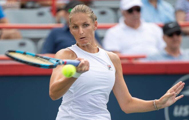 August 14, 2021, Montreal, PQ, Canada: Karolina Pliskova, of the Czech Republic, returns to Aryna Sabalenka, of Belarus, during semifinal National Bank Open women s tennis tournament action in Montreal, Saturday, Aug. 14, 2021. Aryna Sabalenka, Karolina Pliskova ,  - ZUMAc35_ 20210814_zaf_c35_022 Copyright: xGrahamxHughesx