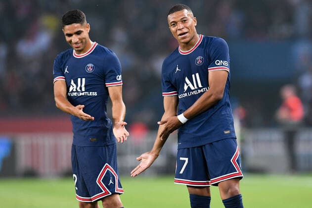 Bilder des Jahres 2021, Sport 08. August Sport Themen der Woche KW32 Sport Bilder des Tages JOIE - FAIR PLAY - 07 KYLIAN MBAPPE (PSG) FOOTBALL : Paris SG vs Strasbourg - Ligue 1 Uber Eats - 14 08 2021 FEP Panoramic 