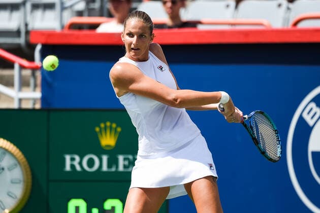 August 14, 2021: Karolina Pliskova (CZE) returns the ball during the WTA, Tennis Damen National Bank Open semifinal match at IGA Stadium in Montreal, Quebec. CSM Montreal Canada - ZUMAc04_ 20210814_zaf_c04_018 Copyright: xDavidxKirouacx
