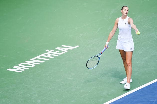 MONTREAL, QC - AUGUST 14: Karolina Pliskova (CZE) serves the ball during the semifinal WTA, Tennis Damen National Bank Open match on August 14, 2021 at IGA Stadium in Montreal, QC (Photo by David Kirouac Icon Sportswire) TENNIS: AUG 14 National Bank Open Icon210814065