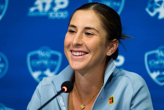 Mandatory Credit: Photo by Rob Prange Shutterstock (12293268y) Belinda Bencic of Switzerland talks to the media ahead of the 2021 Western & Southern Open WTA, Tennis Damen 1000 tennis tournament 2021 Western & Southern Open Day 2 - 15 Aug 2021 2021 Western & Southern Open Day 2 - 15 Aug 2021  Copyright: xRobxPrange Shutterstockx 12293268y