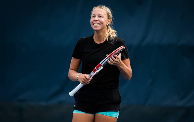 Mandatory Credit: Photo by Rob Prange Shutterstock (12293268ae) Anett Kontaveit of Estonia during practice ahead of the 2021 Western & Southern Open WTA, Tennis Damen 1000 tennis tournament 2021 Western & Southern Open Day 2 - 15 Aug 2021 2021 Western & Southern Open Day 2 - 15 Aug 2021  Copyright: xRobxPrange Shutterstockx 12293268ae