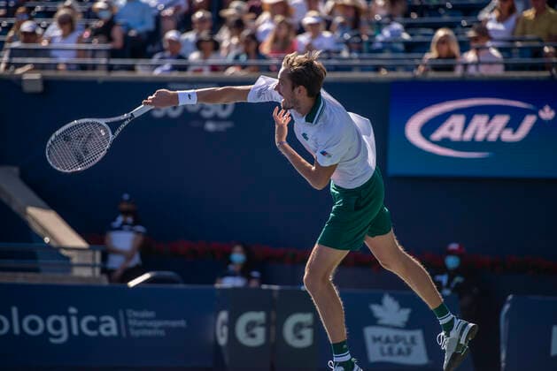August 15, 2021, Toronto, Ontario, Canada: Daniil Medvedev serves during his 6-4, 6-3 win over Reilly Opelka at the men s Finals of the National Bank Open tennis tournament. Toronto Canada - ZUMAc232 20210815_zip_c232_008 Copyright: xGilesxCampbellx