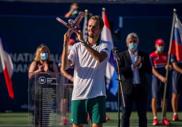 August 15, 2021, Toronto, Ontario, Canada: Daniil Medvedev holds the 1st place trophy after his 6-4, 6-3 win over Reilly Opelka at the men s Finals of the National Bank Open tennis tournament. Toronto Canada - ZUMAc232 20210815_zip_c232_011 Copyright: xGilesxCampbellx