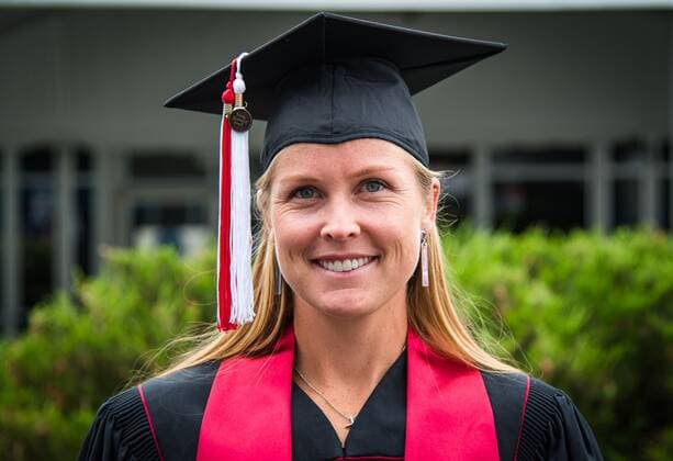 Mandatory Credit: Photo by Rob Prange Shutterstock (12293268cl) Shelby Rogers of the United States before their Indiana University East graduation at the 2021 Western & Southern Open WTA, Tennis Damen 1000 tennis tournament 2021 Western & Southern Open Day 2 - 15 Aug 2021 2021 Western & Southern Open Day 2 - 15 Aug 2021  Copyright: xRobxPrange Shutterstockx 12293268cl