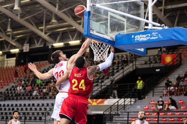 16 08 2021, Skoplje, Jane Sandanski Arena, World Cup European Pre Qualifiers Switzerland North Macedonia, Arnaud Cotture Switzerland against 24 Jacob Wiley North Macedonia Skoplje Skoplje North Macedonia.  Copyright: xJustPictures.ch NikolaxKrsticx