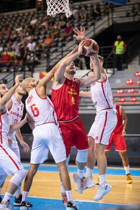 16 08 2021, Skoplje, Jane Sandanski Arena, World Cup European Pre Qualifiers Switzerland North Macedonia, 6 Andrej Andonoski North Macedonia against Jonathan Kazadi Switzerland and Toni Rocak Switzerland, right Skoplje Skoplje North Macedonia  Copyright: xJustPictures.ch NikolaxKrsticx