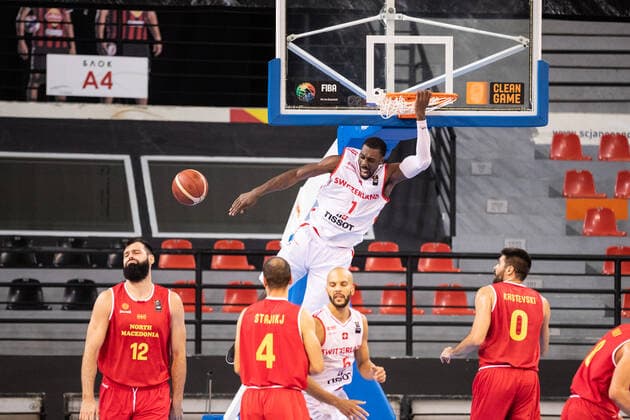16 08 2021, Skoplje, Jane Sandanski Arena, World Cup European Pre Qualifiers Switzerland North Macedonia, Michel Ofik Nzege Switzerland dunks Skoplje Skoplje North Macedonia.  Copyright: xJustPictures.ch NikolaxKrsticx