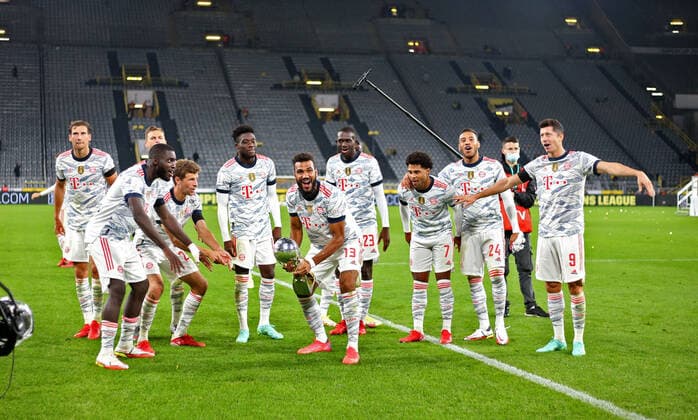 17 08 2021, Football DFL Supercup 2021, Borussia Dortmund FC Bayern München, at Signal Iduna Park Dortmund FC Bayern München is the Supercup winner 2021 after the 3 1 victory Award ceremony after the match with Eric Maxim Choupo Moting FC Bayern München DFL and DFB regulations prohibit any use of photographs as image sequences and or quasi video