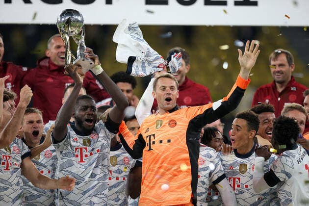 17 08 2021, Football DFL Supercup 2021, Borussia Dortmund FC Bayern Munich, at Signal Iduna Park Dortmund FC Bayern Munich is the Supercup winner 2021 after the 3 1 victory Award ceremony after the match from left n re Dayot Upamecano FC Bayern Munich , goalkeeper Manuel Neuer FC Bayern Munich DFL and DFB regulations prohibit any use of photographs as image sequences and or quasi video