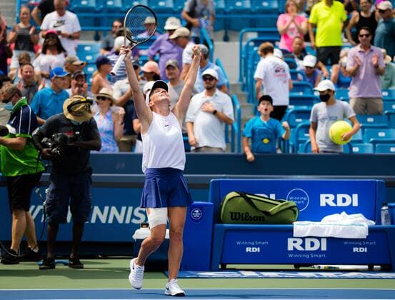 Mandatory Credit: Photo by Rob Prange Shutterstock (12311710g) Simona Halep of Romania in action during the first round of the 2021 Western & Southern Open WTA, Tennis Damen 1000 tennis tournament Western & Southern Open Day Four, Tennis, Cincinnati, USA, 17 Aug 2021 Western & Southern Open Day Four, Tennis, Cincinnati, USA, 17 Aug 2021  Copyright: xRobxPrange Shutterstockx 12311710g