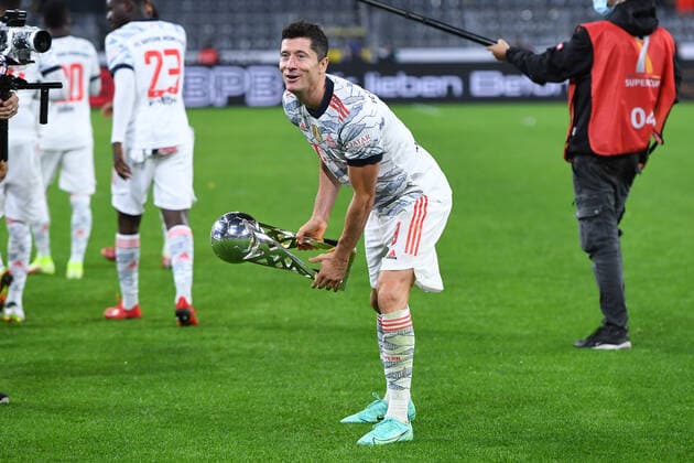 Football Supercup FC Bayern München Borussia Dortmund on 17 08 2021 at Signal Iduna Park in Dortmund Award ceremony Supercup 2021 Robert Lewandowski Munich with the Supercup DFL regulations prohibit any use of photographs as image sequences and or quasi video xRx