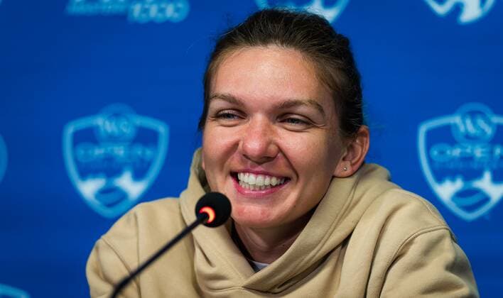 Mandatory Credit: Photo by Rob Prange Shutterstock (12311710w) Simona Halep of Romania talks to the media after winning her first round match at the 2021 Western & Southern Open WTA, Tennis Damen 1000 tennis tournament Western & Southern Open Day Four, Tennis, Cincinnati, USA, 17 Aug 2021 Western & Southern Open Day Four, Tennis, Cincinnati, USA, 17 Aug 2021  Copyright: xRobxPrange Shutterstockx 12311710w