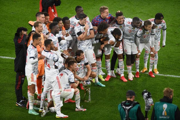Supercup Borussia Dortmund FC Bayern München 17 08 2021 Group photo of Bayern with cup in front of the fan block DFL REGULATIONS PROHIBIT ANY USE OF PHOTOGRAPHS AS IMAGE SEQUENCES AND OR QUASI VIDEO Editorial use only Only for journalistic purposes HM