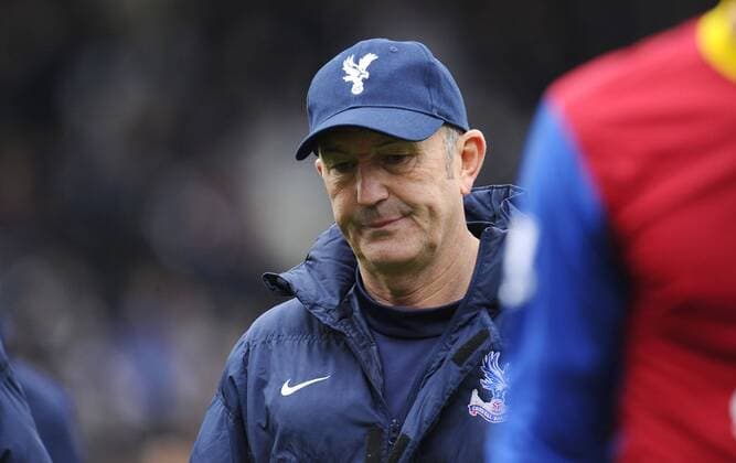 Fußball, Trainerhistorie Crystal Palace von 1905 bis heute Mandatory Credit: Photo by Javier Garcia BPI Shutterstock (3742015al) Crystal Palace manager Tony Pulis Barclays Premier League 2013 14, Fulham v Crystal Palace, Craven Cottage (London, GB) - 11 May 2014 EDITORIAL USE ONLY No use with unauthorised audio, video, data, fixture lists (outside the EU), club league logos or live services. Online in-match use limited to 45 images (+15 in extra time). No use to emulate moving images. No use in betting, games or single club league player publications services. Barclays Premier League 2013 14, Fulham v Crystal Palace, Craven Cottage (London, GB) - 11 May 2014 EDITORIAL USE ONLY No use with unauthorised audio, video, data, fixture lists (outside the EU), club league logos or live services. Online in-match use limited to 45 images (+15 in extra time). No use to emulate moving images. No use in betting, games or  Copyright: xJavierxGarcia BPI Shutterstockx 3742015al