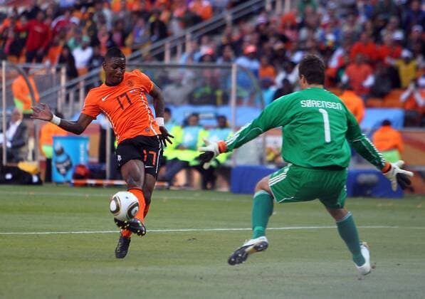 Mandatory Credit: Photo by Back Page Images Shutterstock (1196105n) Eljero Elia (L) of Holland and Thomas Sorensen (R) of Denmark Netherlands v Denmark, 2010 FIFA World Cup, WM, Weltmeisterschaft, Fussball football match, Soccer City, Johannesburg, South Africa - 14 Jun 2010 EDITORIAL USE ONLY Netherlands v Denmark, 2010 FIFA World Cup football match, Soccer City, Johannesburg, South Africa - 14 Jun 2010 EDITORIAL USE ONLY  Copyright: xBackxPagexImages Shutterstockx 1196105n