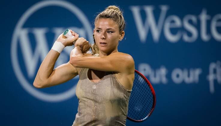 Mandatory Credit: Photo by Rob Prange Shutterstock (12311710by) Camila Giorgi of Italy in action during the first round of the 2021 Western & Southern Open WTA, Tennis Damen 1000 tennis tournament Western & Southern Open Day Four, Tennis, Cincinnati, USA, 17 Aug 2021 Western & Southern Open Day Four, Tennis, Cincinnati, USA, 17 Aug 2021  Copyright: xRobxPrange Shutterstockx 12311710by
