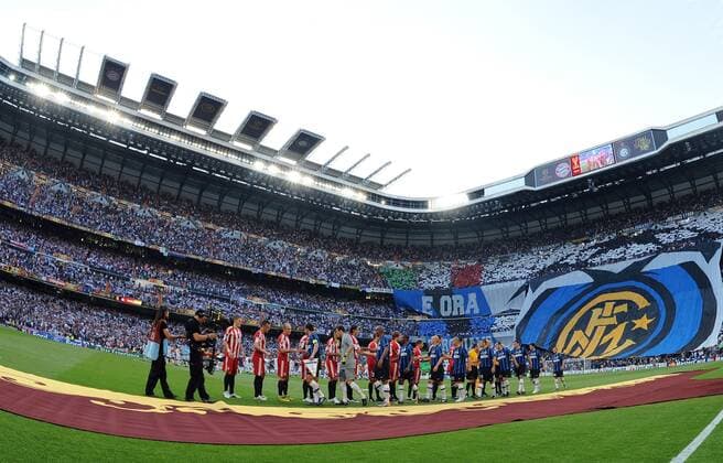Mandatory Credit: Photo by Back Page Images Shutterstock (1185475s) The two teams shake hands before kick-off Inter Milan v Bayern Munich, UEFA Champions League final football match, Santiago Bernabeu Stadium, Madrid, Spain - 22 May 2010 EDITORIAL USE ONLY Inter Milan v Bayern Munich, UEFA Champions League final football match, Santiago Bernabeu Stadium, Madrid, Spain - 22 May 2010 EDITORIAL USE ONLY  Copyright: xBackxPagexImages Shutterstockx 1185475s