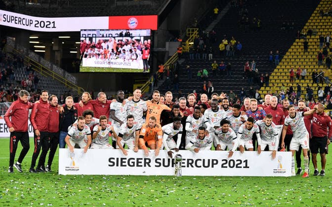 (210818) -- DORTMUND, Aug. 18, 2021 -- Members of Bayern Munich celebrate during the awarding ceremony after the German Supercup football match between Borussia Dortmund and FC Bayern Munich in Dortmund, Germany, Aug. 17, 2021. (Photo by Xinhua) (SP)GERMANY-DORTMUND-FOOTBALL-GERMAN SUPERCUP-DORTMUND VS MUNICH UlrichxHufnagel 
