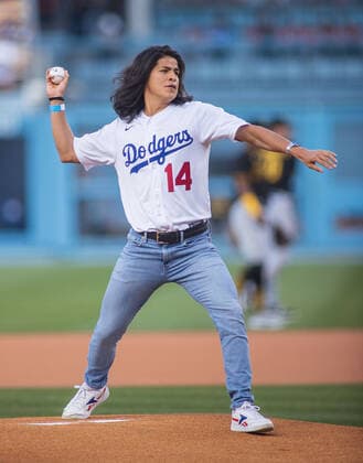 August 17, 2021, Los Angeles, California, USA: Cristo Fernandez throws the honorary first pitch at Mexican Heritage Night celebrated prior to the MLB, Baseball Herren, USA season game between the Los Angeles Dodgers and the Pittsburgh Pirates on Tuesday August 17, 2021 at Dodger Stadium in Los Angeles, California. Dodgers defeat Pirates, 4-3. PI Los Angeles USA - ZUMAp124 20210817_zaa_p124_006 Copyright: xJAVIERxROJASx