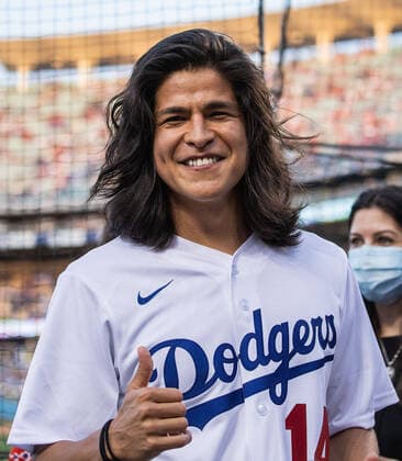 August 17, 2021, Los Angeles, California, USA: Cristo Fernandez throws the honorary first pitch at Mexican Heritage Night celebrated prior to the MLB, Baseball Herren, USA season game between the Los Angeles Dodgers and the Pittsburgh Pirates on Tuesday August 17, 2021 at Dodger Stadium in Los Angeles, California. Dodgers defeat Pirates, 4-3. PI Los Angeles USA - ZUMAp124 20210817_zaa_p124_040 Copyright: xJAVIERxROJASx