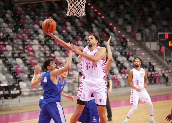 Michael Kessens Telekom Baskets Bonn , Test match vs RheinStars Cologne easyCredit BBL 1 Bundesliga , 2021 2022 season.