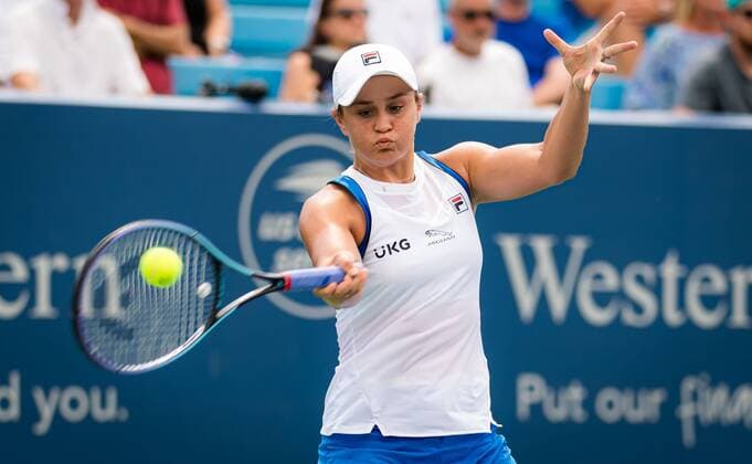 Mandatory Credit: Photo by Rob Prange Shutterstock (12324290bu) Ashleigh Barty of Australia in action during the second round of the 2021 Western & Southern Open WTA, Tennis Damen 1000 tennis tournament Western & Southern Open Day Five, Tennis, Cincinnati, USA, 18 Aug 2021 Western & Southern Open Day Five, Tennis, Cincinnati, USA, 18 Aug 2021  Copyright: xRobxPrange Shutterstockx 12324290bu