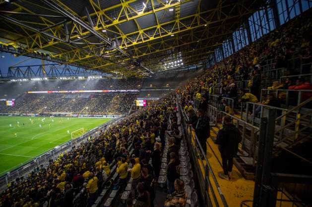 Football Super Cup, 2021 2022 season, Borussia Dortmund FC Bayern Munich on 17 08 2021 at Signal Iduna Park in Dortmund YY fans on the south stand, applause, DFL and DFB REGULATES PROHIBIT ANY USE OF PHOTOGRAPHS AS IMAGE SEQUENCES AND OR QUASI VIDEO Copyright: xChristopherxNeundorfx
