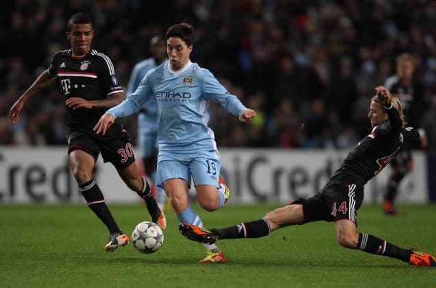 Mandatory Credit: Photo by Back Page Images Shutterstock (1517347h) Samir Nasri of Manchester City in action with Anatoliy Tymoshchuk and Luiz Gustavo of Bayern Munich Manchester City Vs. Bayern Munich, UEFA Champions League Football, City of Manchester Stadium, Manchester, Britain - 07 Dec 2011 EDITORIAL USE ONLY Manchester City Vs. Bayern Munich, UEFA Champions League Football, City of Manchester Stadium, Manchester, Britain - 07 Dec 2011 EDITORIAL USE ONLY  Copyright: xBackxPagexImages Shutterstockx 1517347h