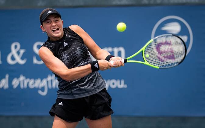Mandatory Credit: Photo by Rob Prange Shutterstock (12324290gj) Jelena Ostapenko of Latvia in action during the second round at the 2021 Western & Southern Open WTA, Tennis Damen 1000 tennis tournament Western & Southern Open Day Five, Tennis, Cincinnati, USA, 18 Aug 2021 Western & Southern Open Day Five, Tennis, Cincinnati, USA, 18 Aug 2021  Copyright: xRobxPrange Shutterstockx 12324290gj
