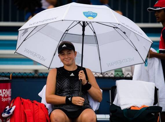 Mandatory Credit: Photo by Rob Prange Shutterstock (12324290gq) Jelena Ostapenko of Latvia in action during the second round at the 2021 Western & Southern Open WTA, Tennis Damen 1000 tennis tournament Western & Southern Open Day Five, Tennis, Cincinnati, USA, 18 Aug 2021 Western & Southern Open Day Five, Tennis, Cincinnati, USA, 18 Aug 2021  Copyright: xRobxPrange Shutterstockx 12324290gq
